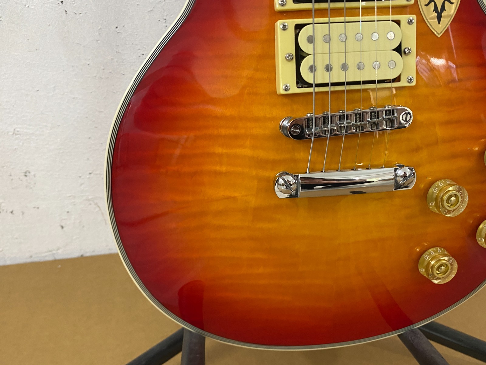 HOT SALE Electric Guitar Cherry Sunburst Maple Flame Top HHH Pickup US Warehouse