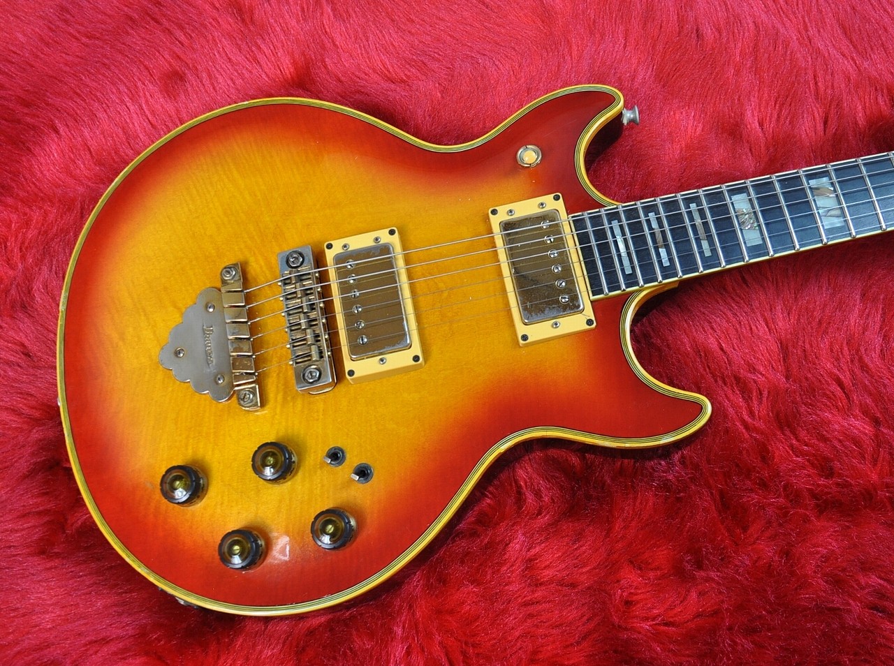 Ibanez AR-300 Artist 1981 Cherry Sunburst Flame Top Mahogany Body 3P Maple Neck