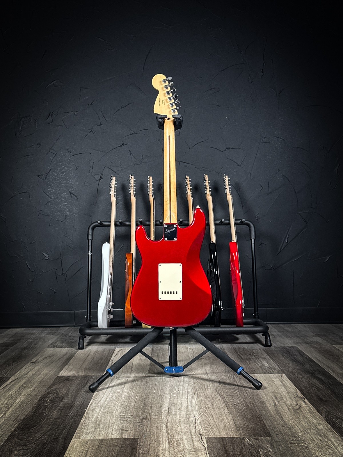 Squier Affinity Stratocaster – Candy Apple Red