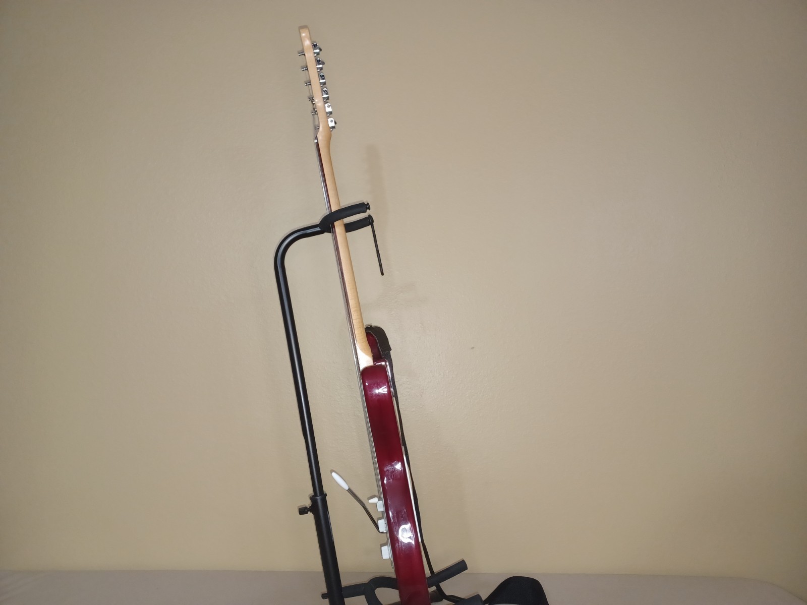 Jay Turser JT300 Red Stratocaster with Gig Bag New Strings Tremolo Arm #068