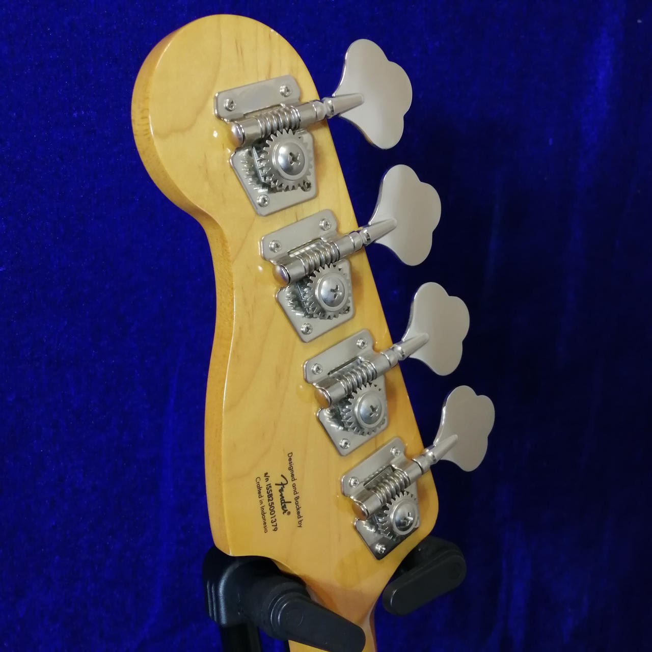 [SQUIER] Classic Vibe 70s PB Walnat Used Nato body Maple fingerboard w/Soft case