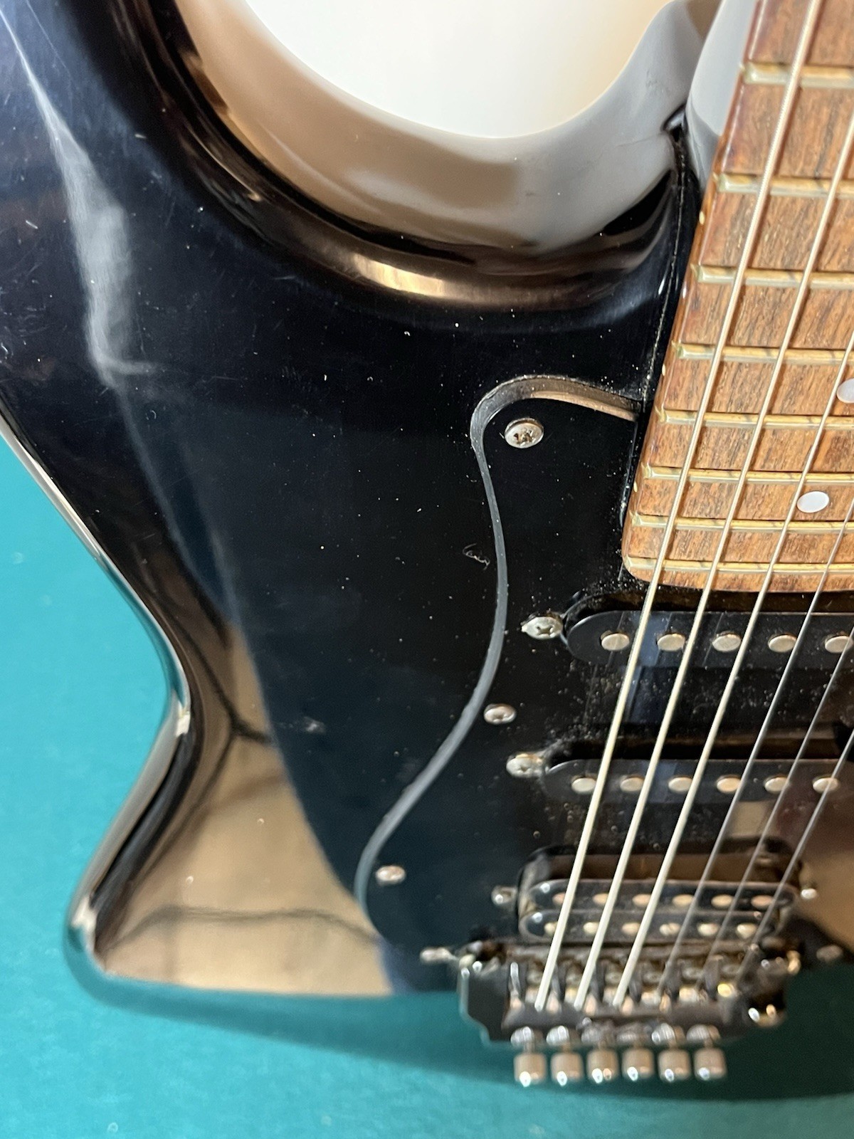 1985 Fender Stratocaster ST-556 Boxer Japan: Black / Black