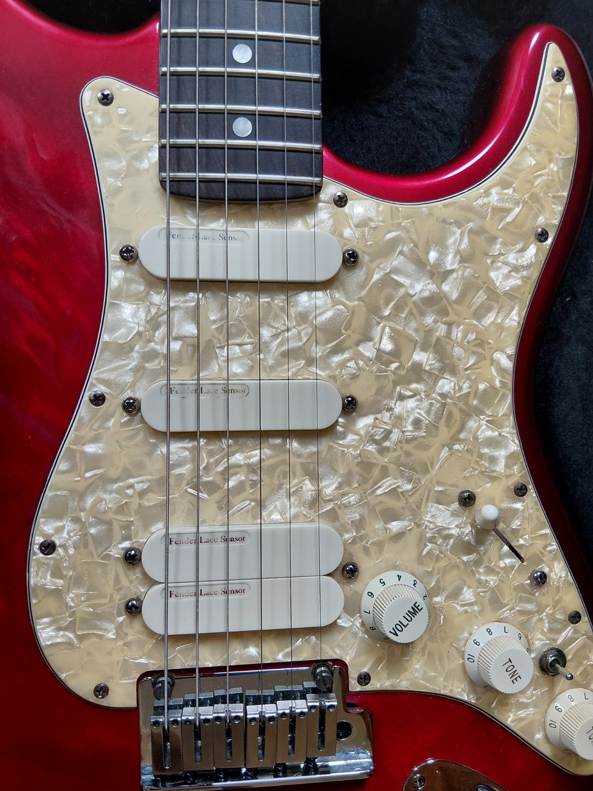 1997 Fender Stratocaster Ultra Crimson Quilted Maple Lace Sensors Schallers