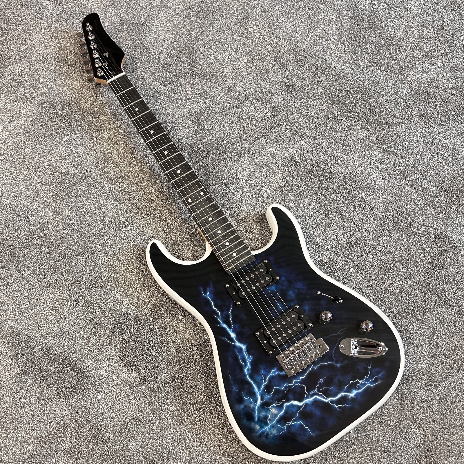 Full-Size Electric Guitar with White Lightning Finish HH Pickups, Gig Bag & More