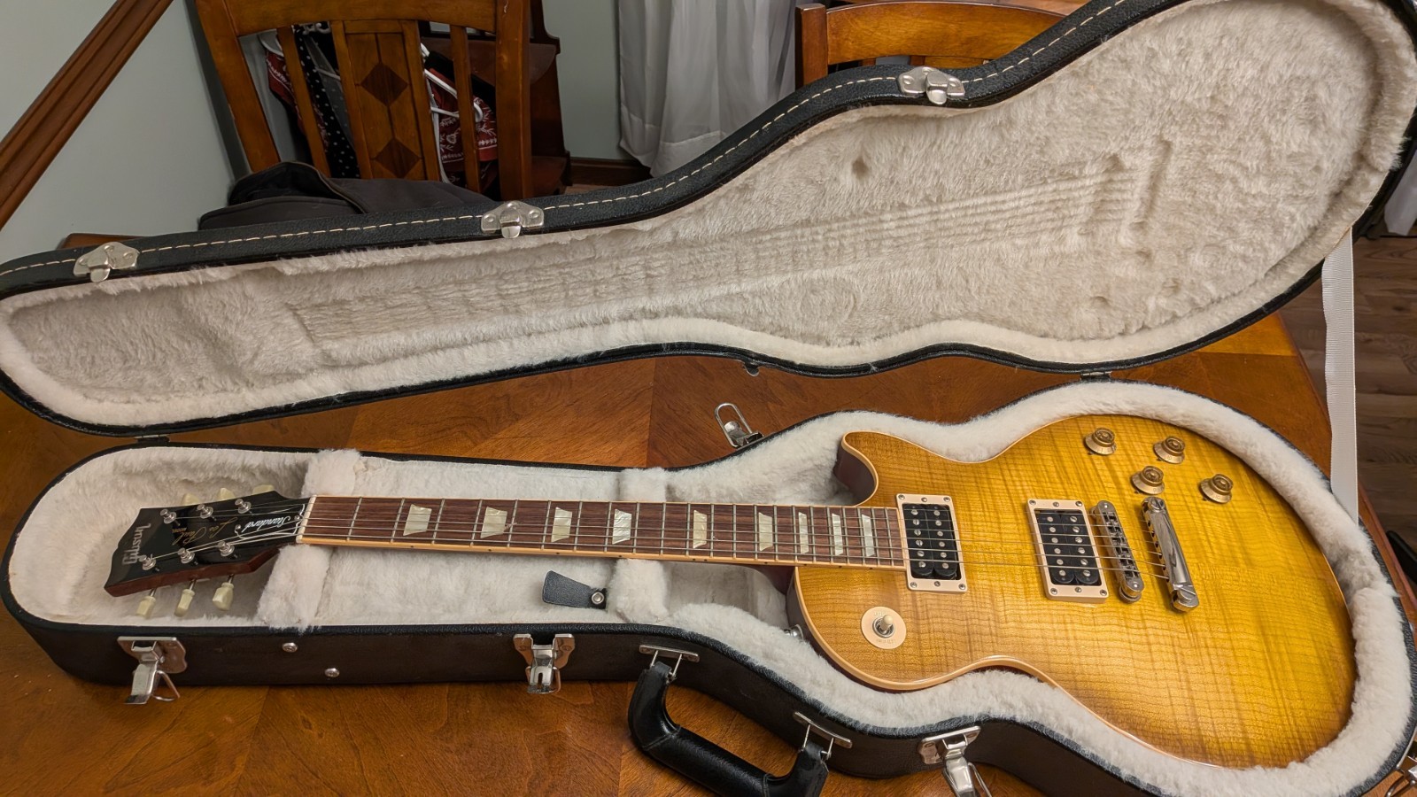 2006 Gibson Les Paul Standard Electric Guitar Trans Amber 6-String with OHSC