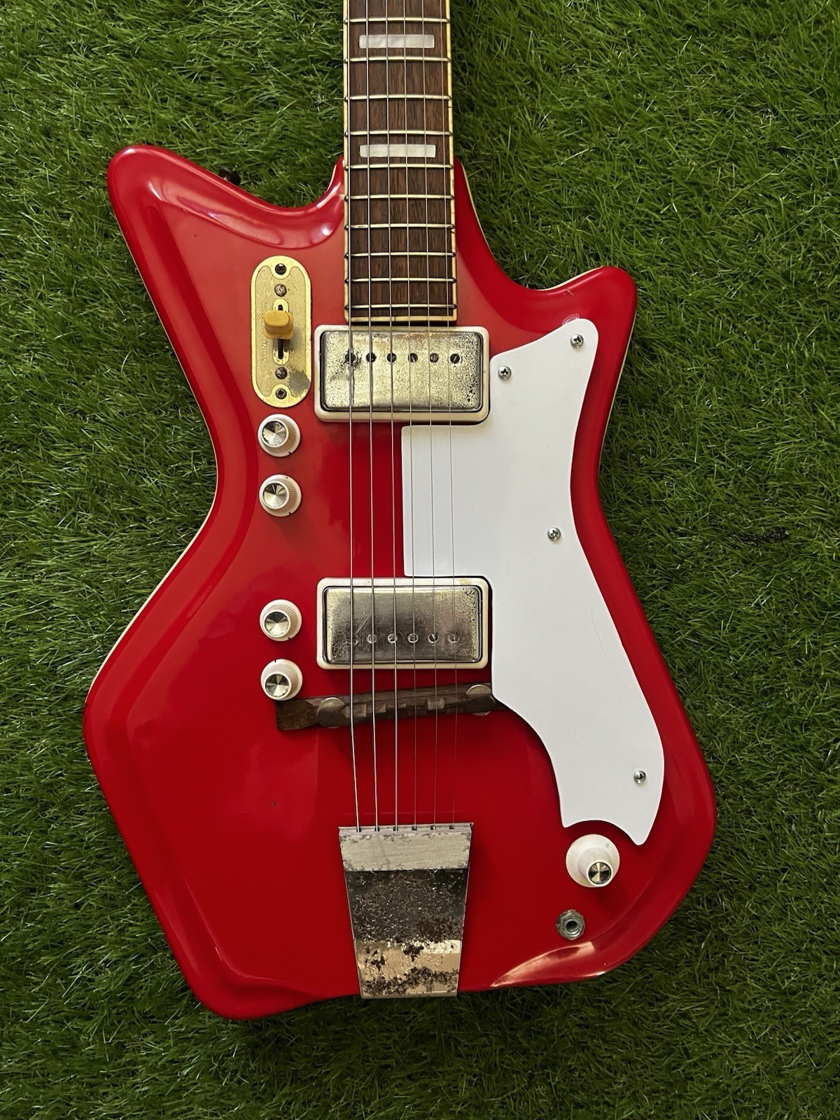 Vintage AIRLINE National Supro Red Electric Guitar 1960’s Jetsons Reso Glass