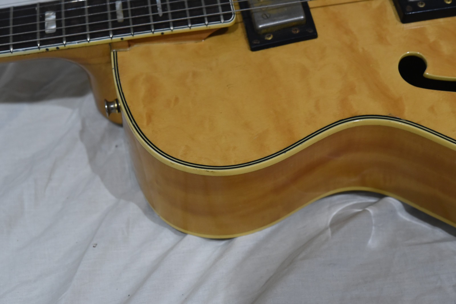Aria 2312 Hollow Body Electric Guitar – Maple Flame – Vintage Japan 1970s ES175