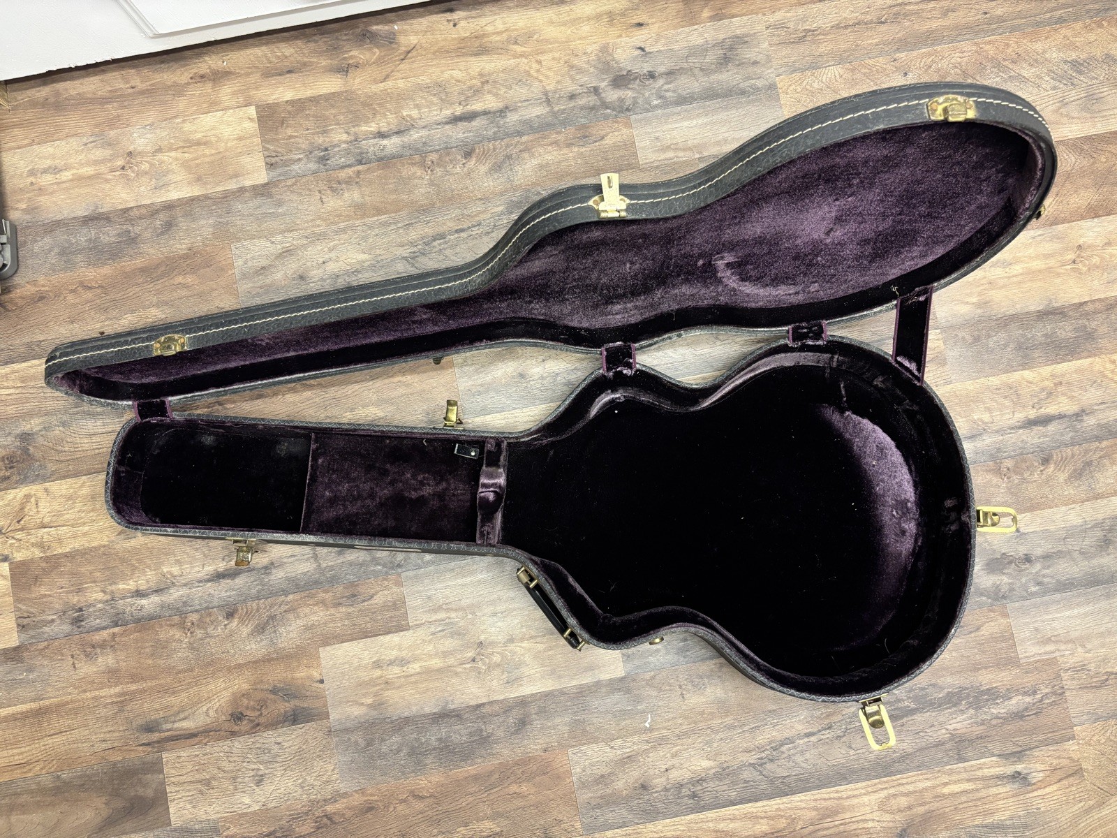 Gretsch G2420T Streamliner Guitar Case – Tweed