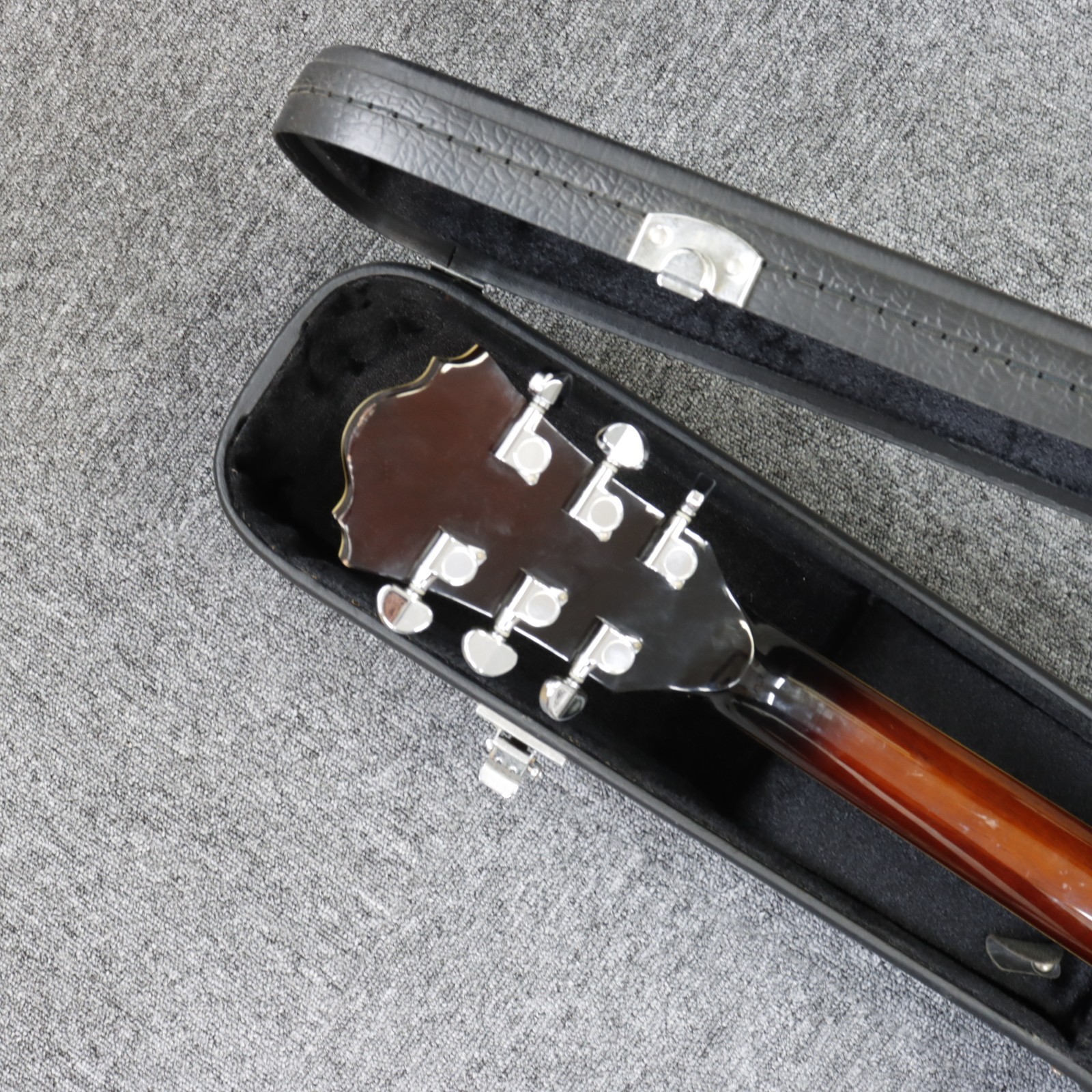 Ibanez AF84E-DVS Artcore 2005 – 2009 – Dark Violin Sunburst