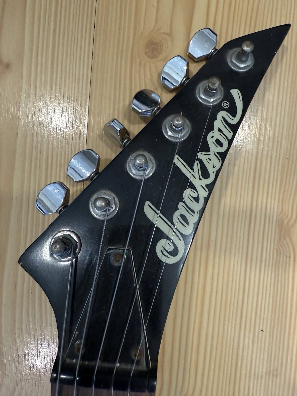 Jackson JS1X JS Series Dinky Minion Electric Guitar – Gloss Black Read!