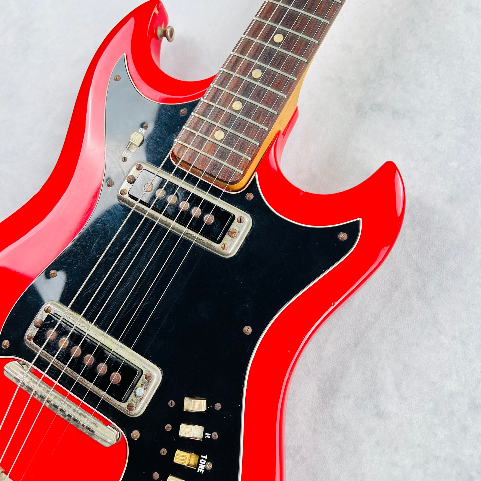 Hagstrom II F-200 1966 – Red