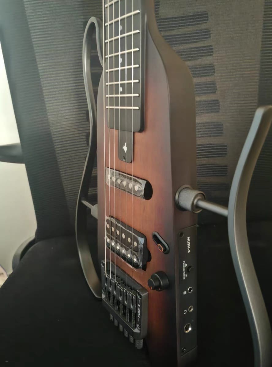 Donner HUSH™ X Electric Guitar Headless Travel Sunburst With All Accessories