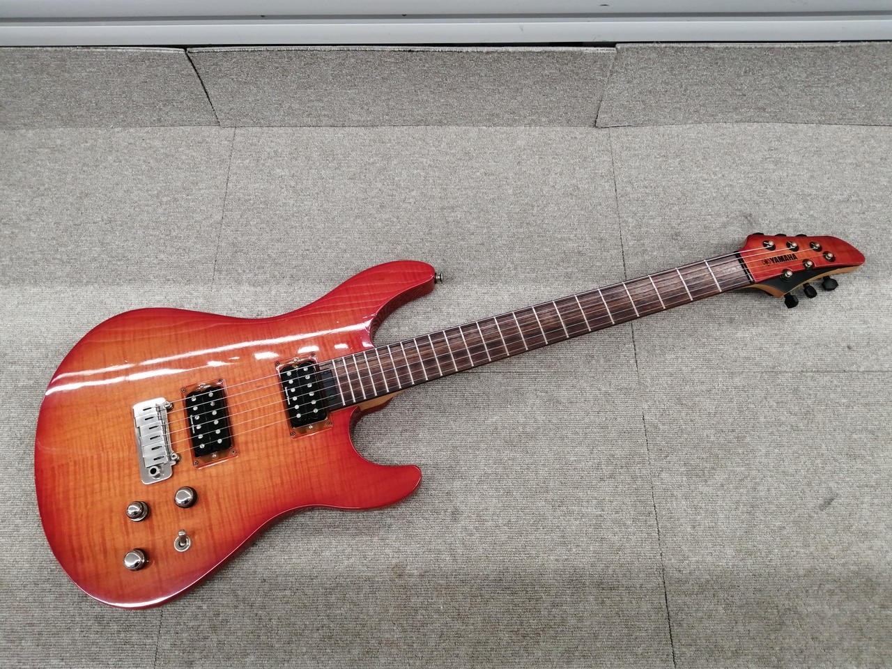 YAMAHA RGX820Z [Rare Model] Electric Guitar