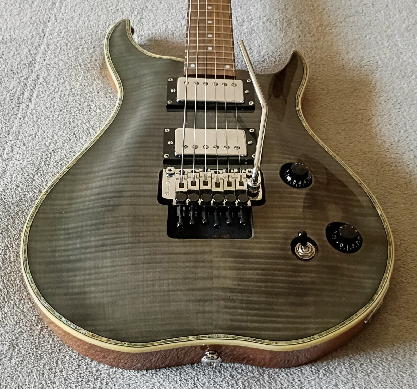 Agile Hawker Elite Guitar (Korea) Mahogany/Carved Flame Maple /Abalone ~ FR