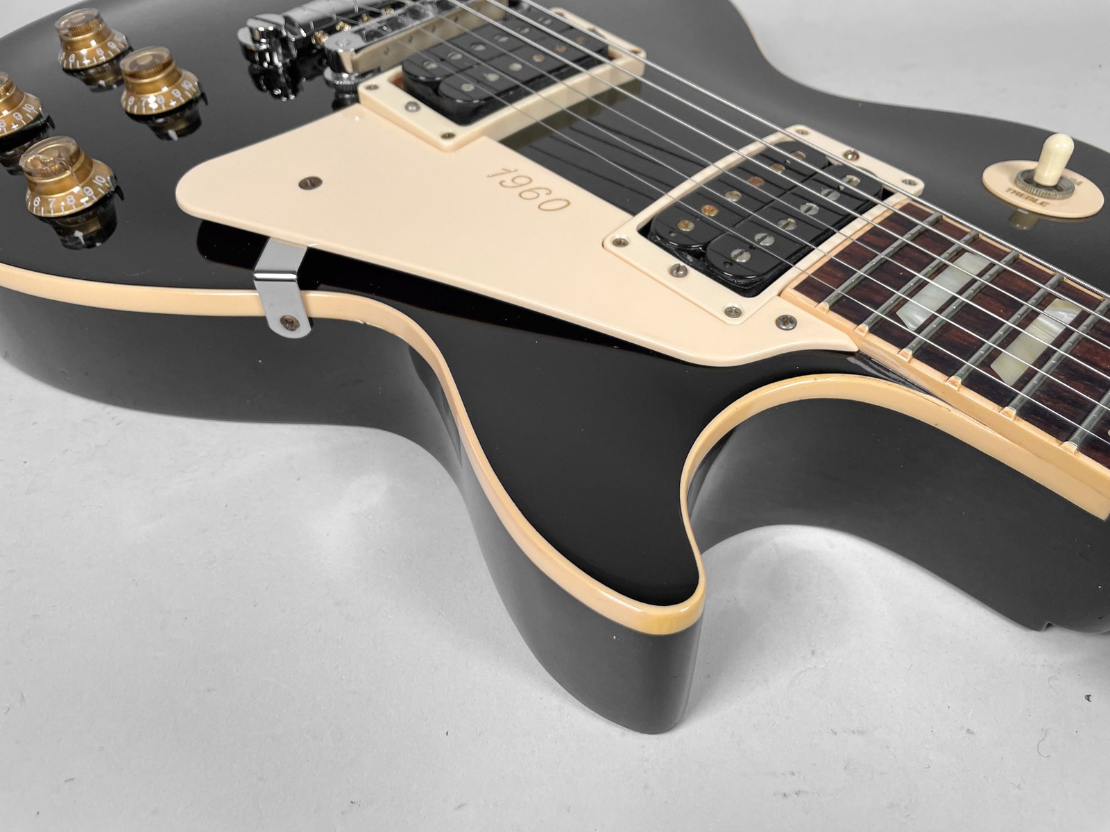 2011 Gibson Les Paul Classic Black Finish w/OHSC