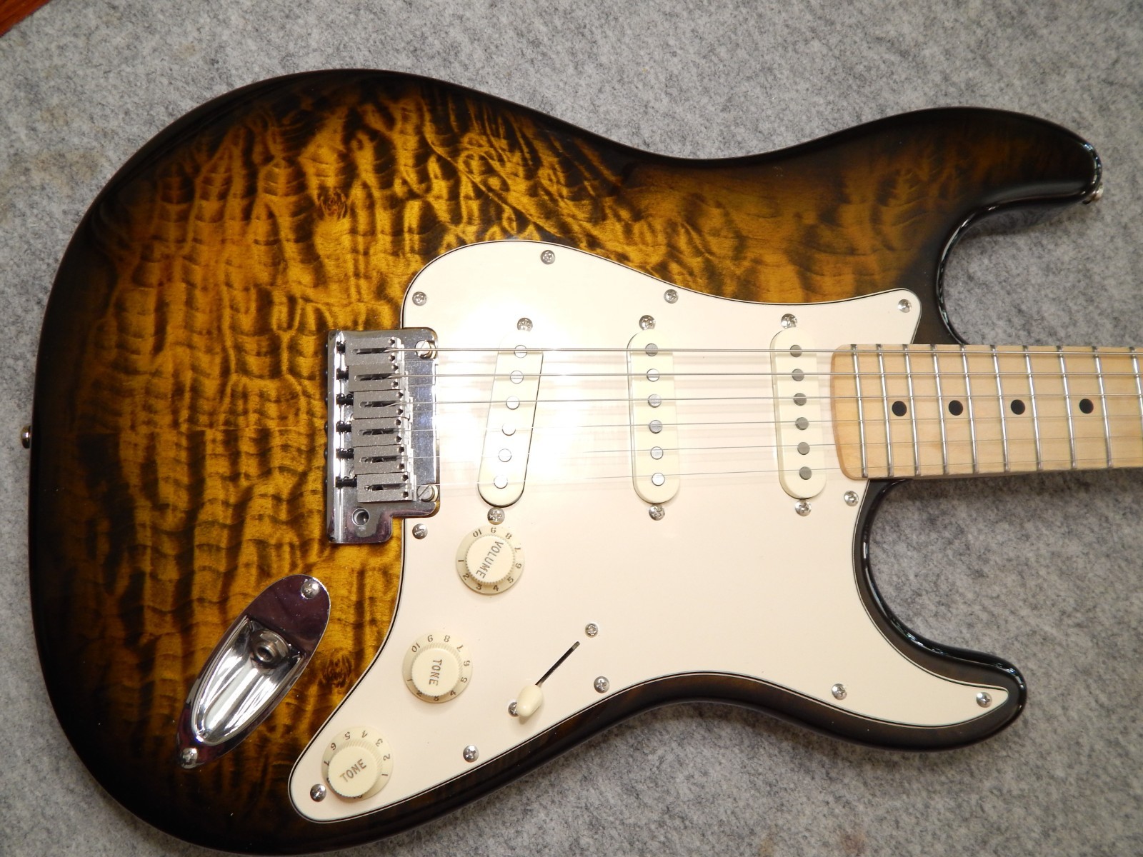 Quilted Maple Warmoth Stratocaster USA