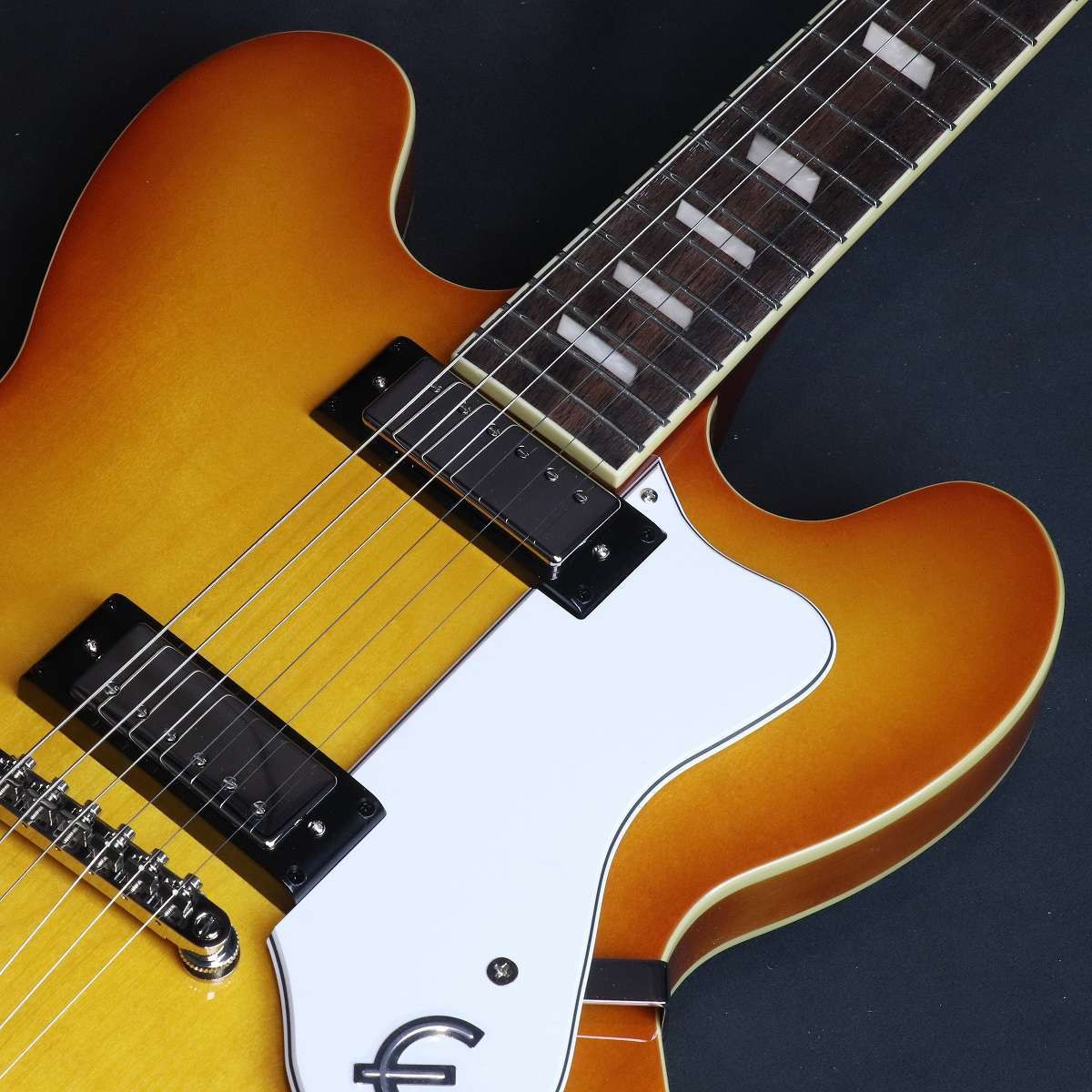 Epiphone Riviera Royal Tan, S, N:26011510886, 3.64kg