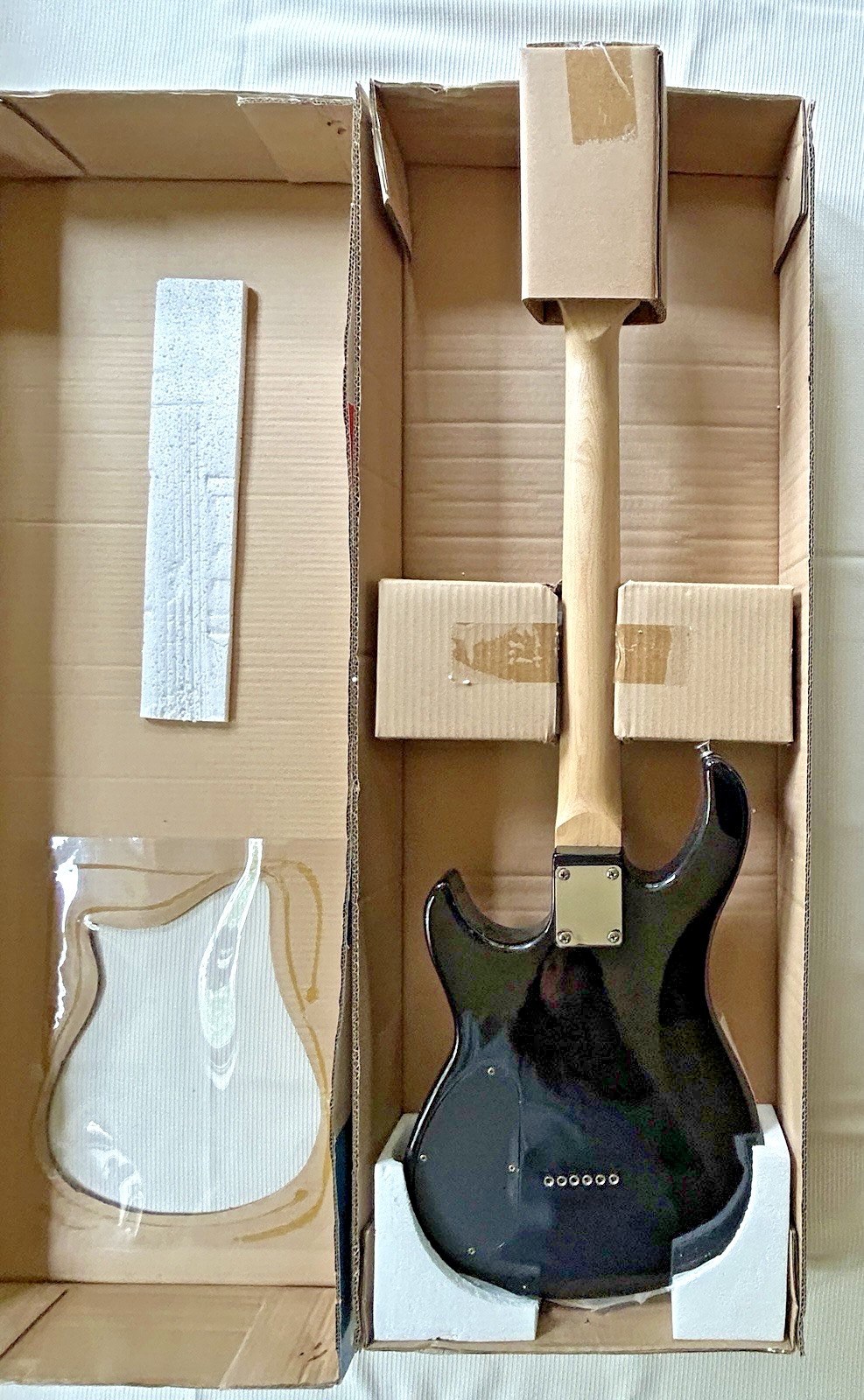 SUPER RARE LE NIB Peavey STAR WARS Rockmaster ELECTRIC GUITAR FULL SIZE NOT 3/4!