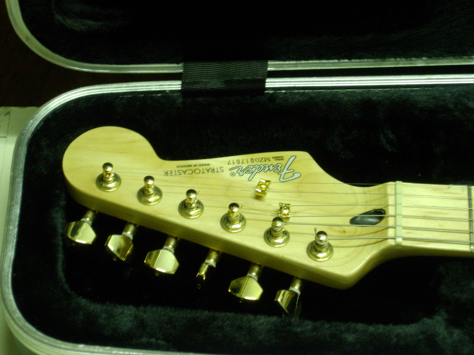 2000 Fender Stratocaster FAT Guitar Mexico Midnight Wine Fender Molded Hard Case