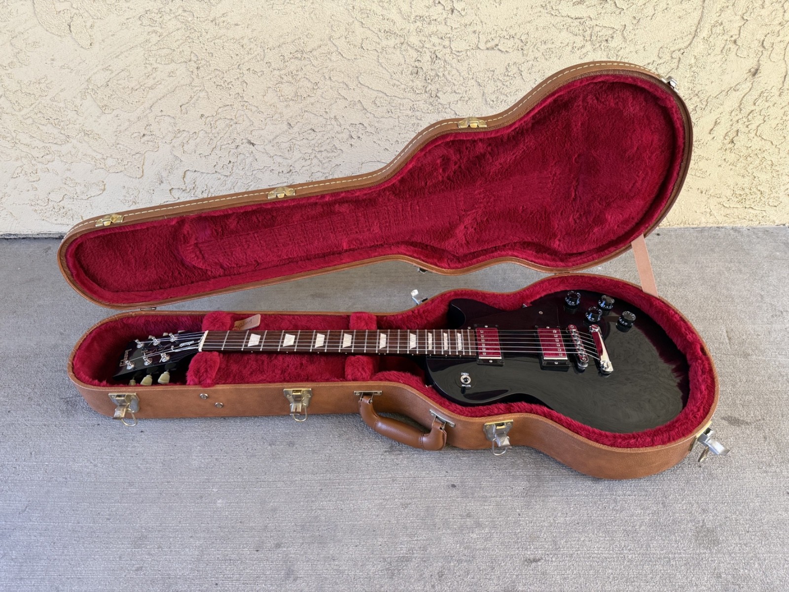 Gibson Les Paul Studio Ebony Black w/ OHSC Push Pull Pots