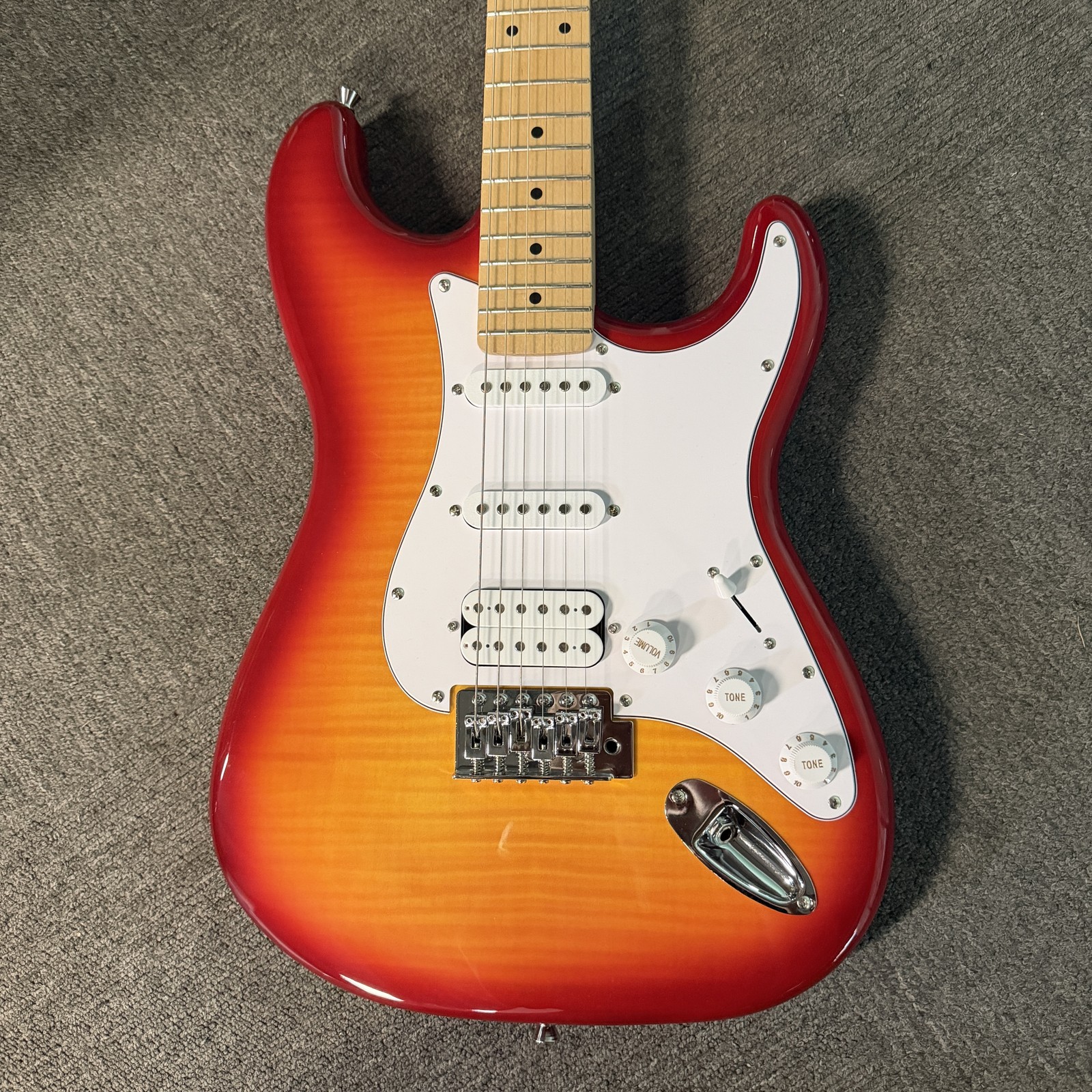 Full-Size Cherry Burst Electric Guitar with Amp and Accessories Donner DST-95