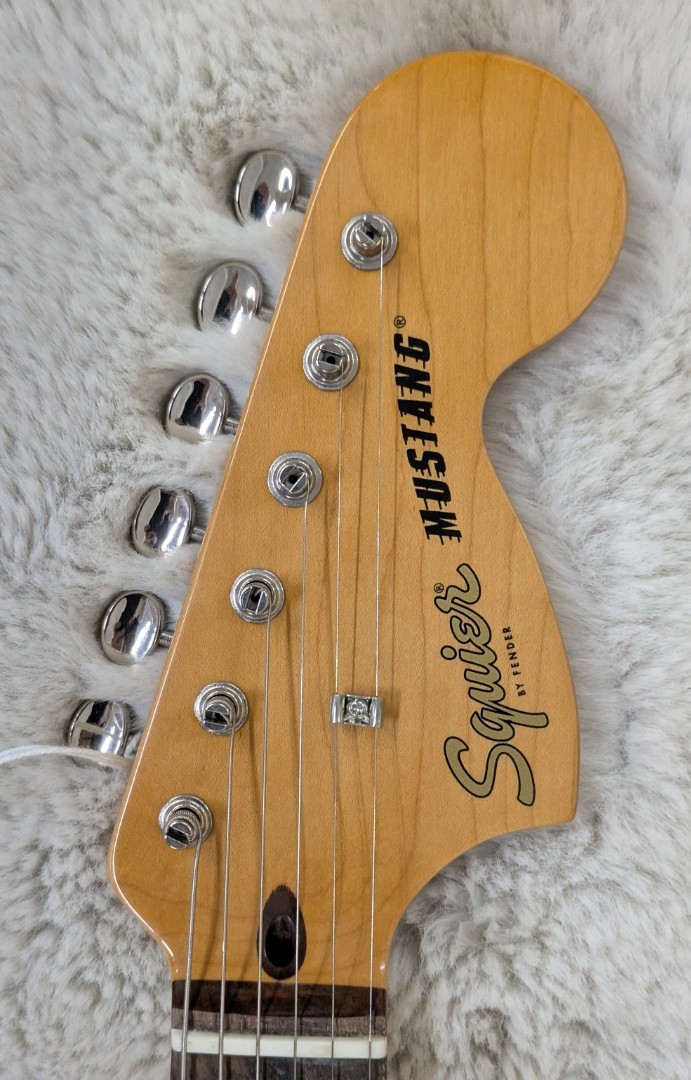 Fender Squier Classic Vibe Series ’60s Mustang, Laurel Fingerboard, Sonic Blue