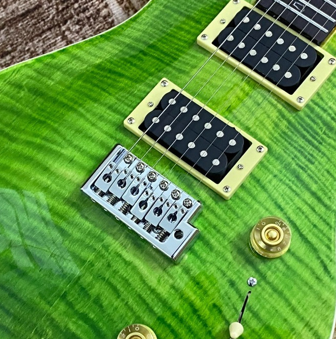 Green electric guitar – Flame maple top HH pickups rosewood fretboard US