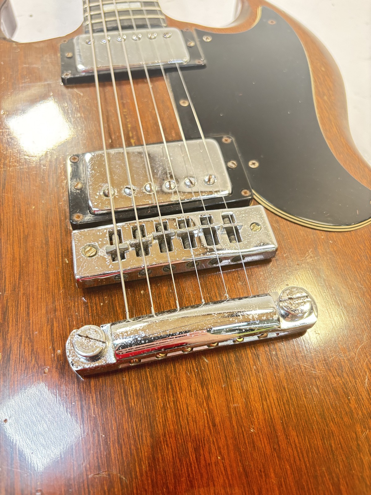 Gibson 1970’s SG Standard Right-Handed 6-String Electric Guitar – Walnut Finish