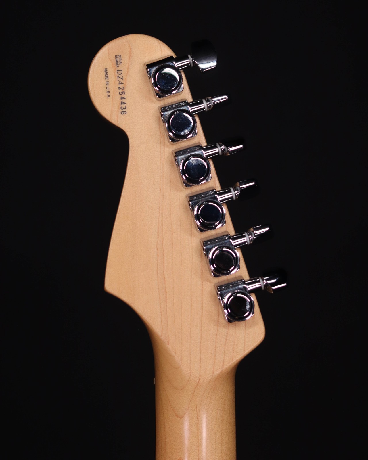 Fender American Deluxe Stratocaster, 3 Color Sunburst, 2005 – USED
