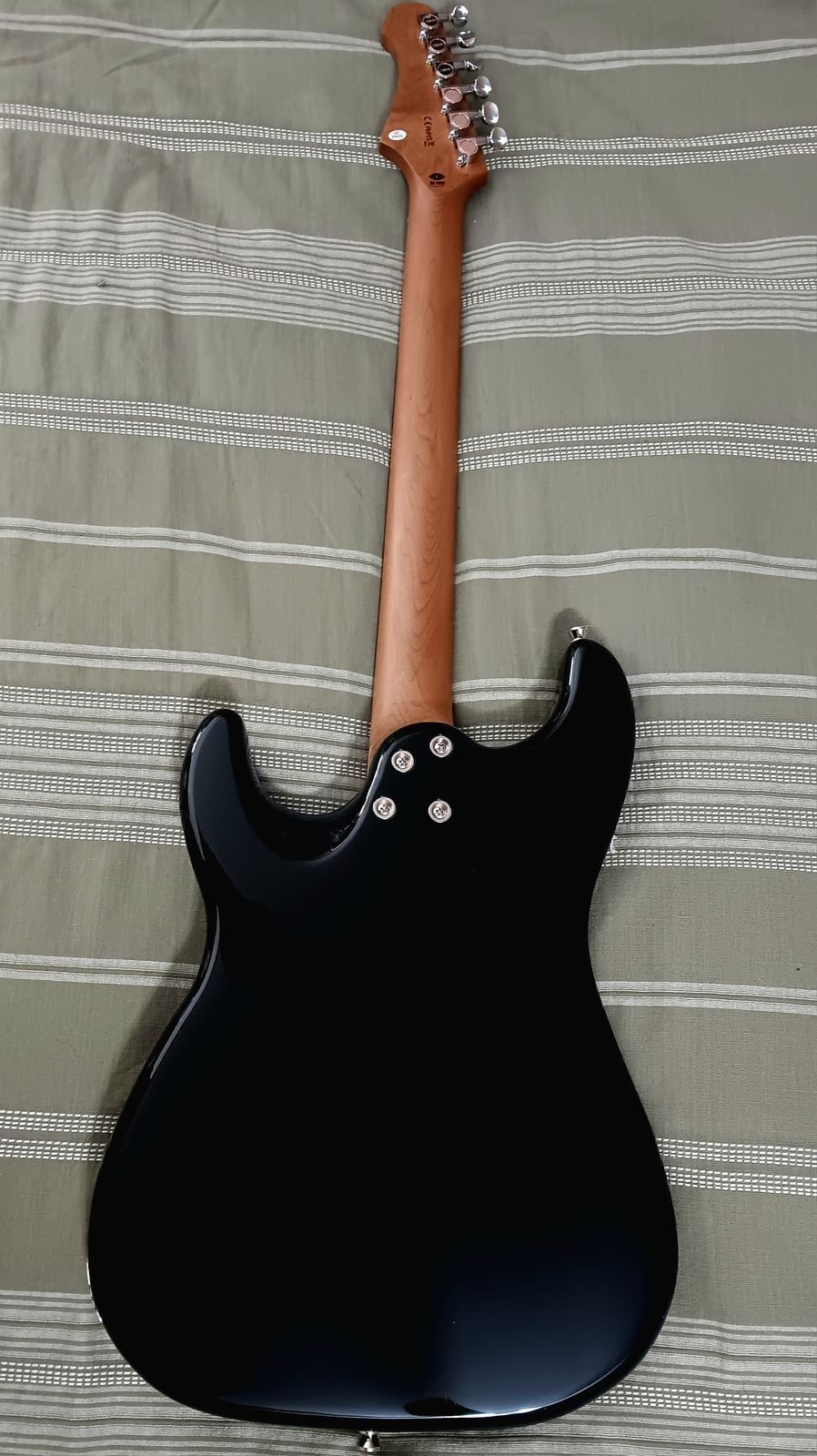 Jet JS-400 HT BK Electric Guitar (Tom DeLonge Style Hardtail strat) – Jet Black