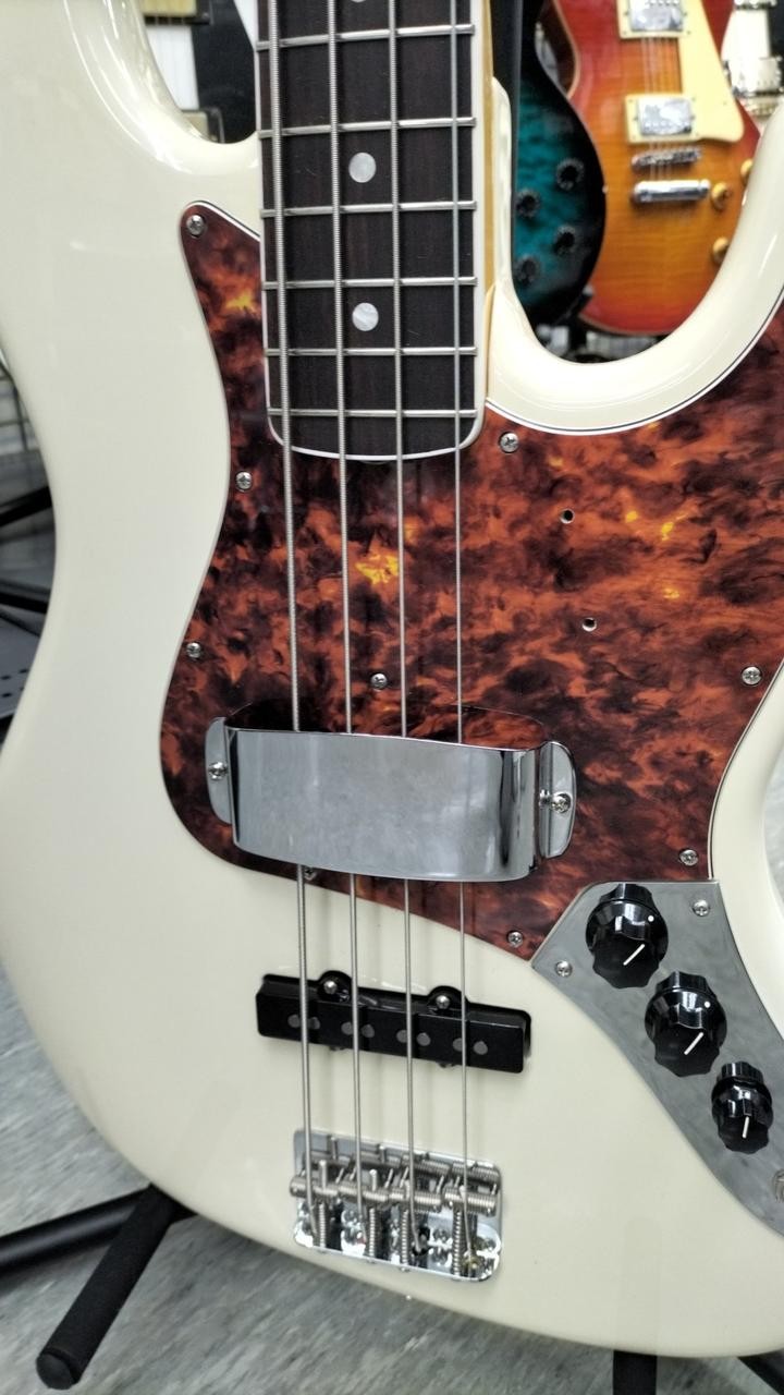 FENDER American Vintage II 1966 Jazz Bass Type Electric Bass Guitar