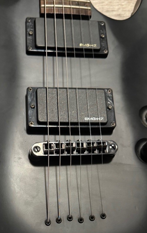 SCHECTER DAMIEN-6 Used Mahogany body Maple neck Rosewood fingerboard Satin Black