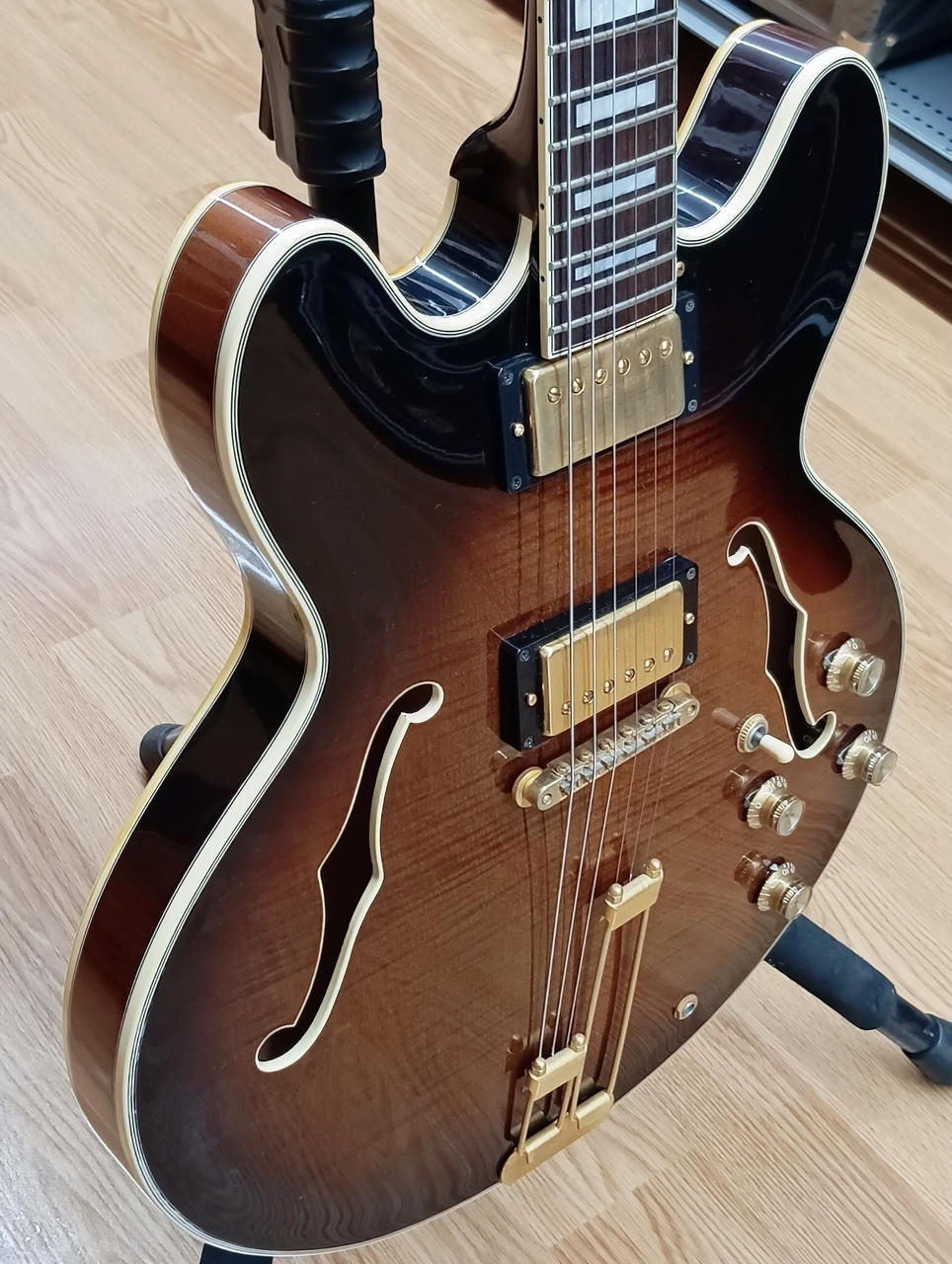 Epiphone Sheraton Sunburst Gold Hardware Made in Japan 1983 Electric Guitar
