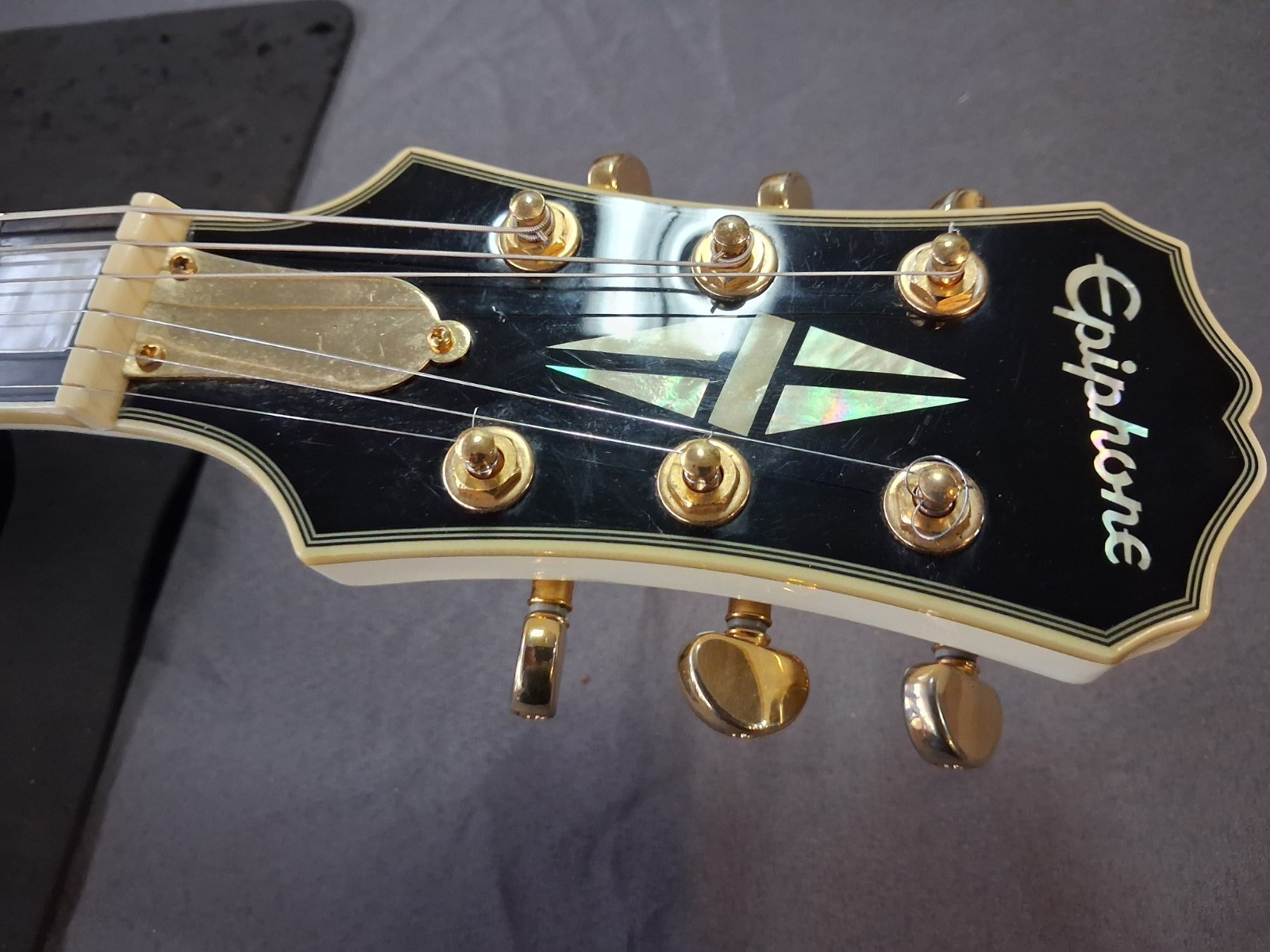 Epiphone Les Paul Custom Pro 2011 Alpine White *** FREE SHIPPING ***