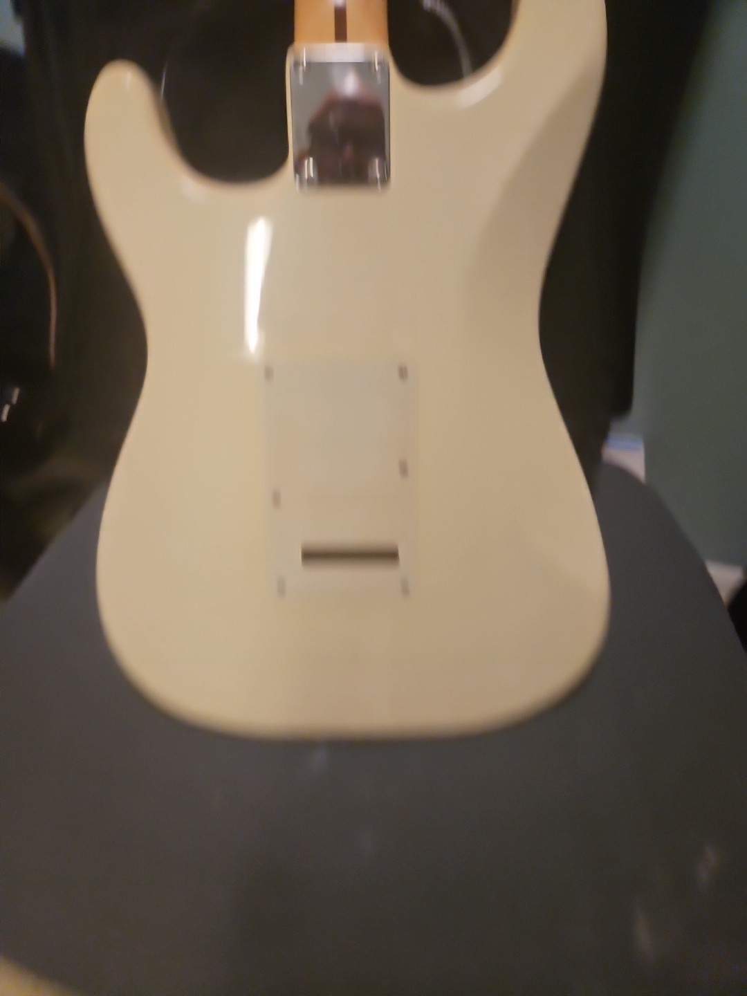 2004 FENDER Standard “Fat” Strat® HSS – MIM – Cream with dirty finger pickup