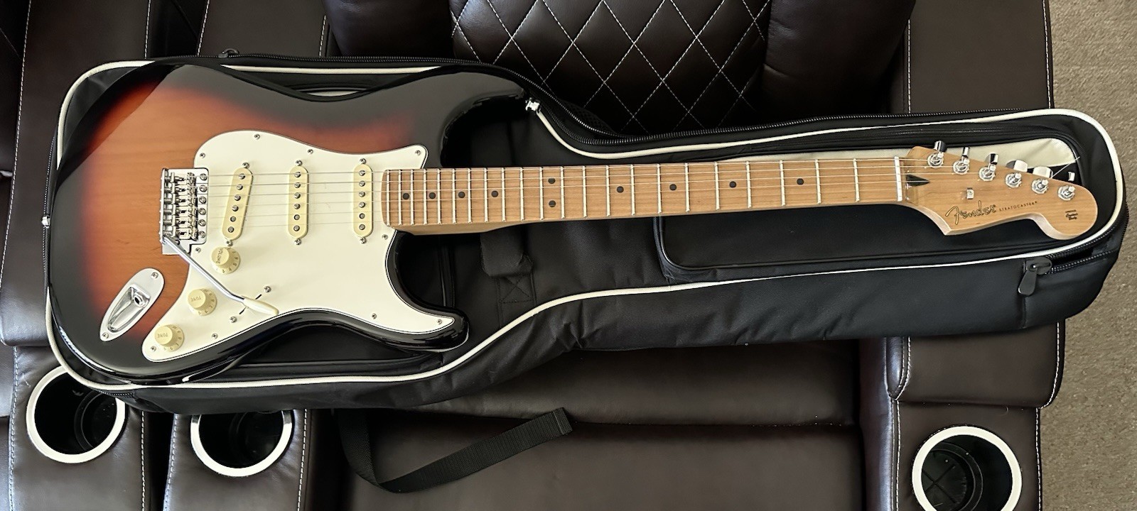 2024 Fender Vintera Stratocaster W 57/62 USA Pickups And Locking Tuners