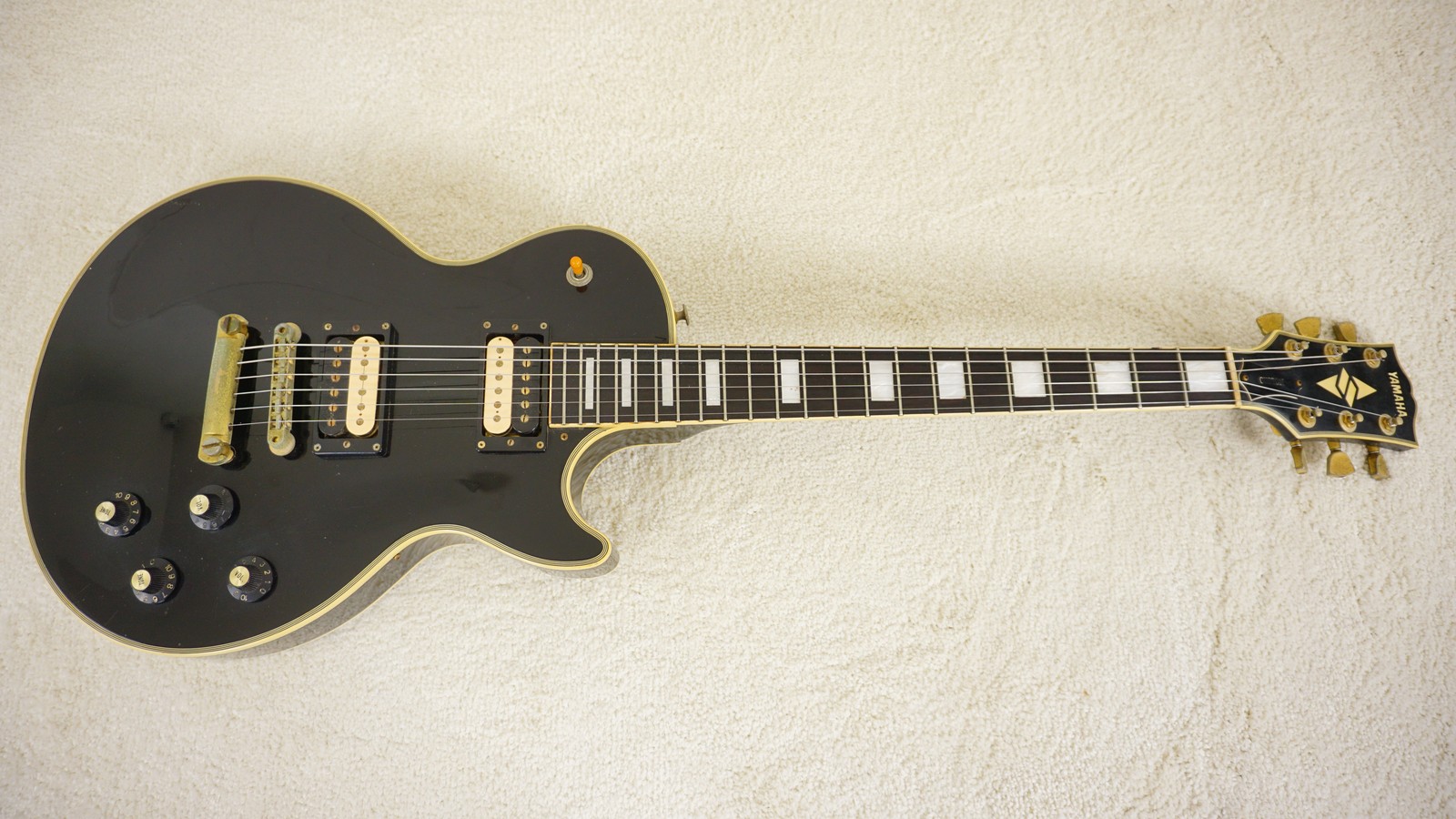 Yamaha Custom LP Style Electric Guitar Black MIJ Vintage Japan