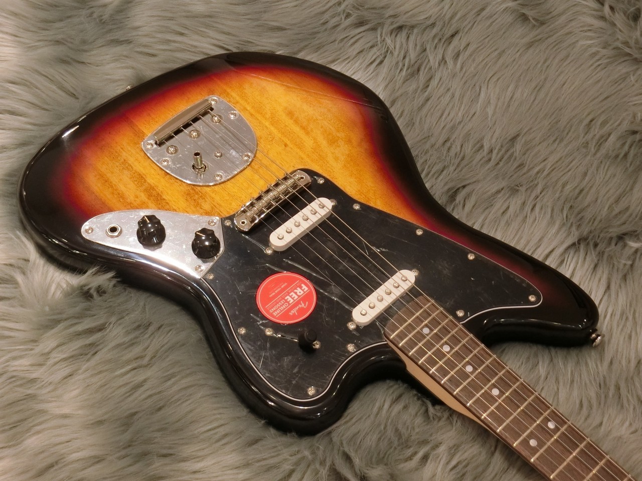 Squier by Fender Affinity Series Jaguar 3cs 3.4kg