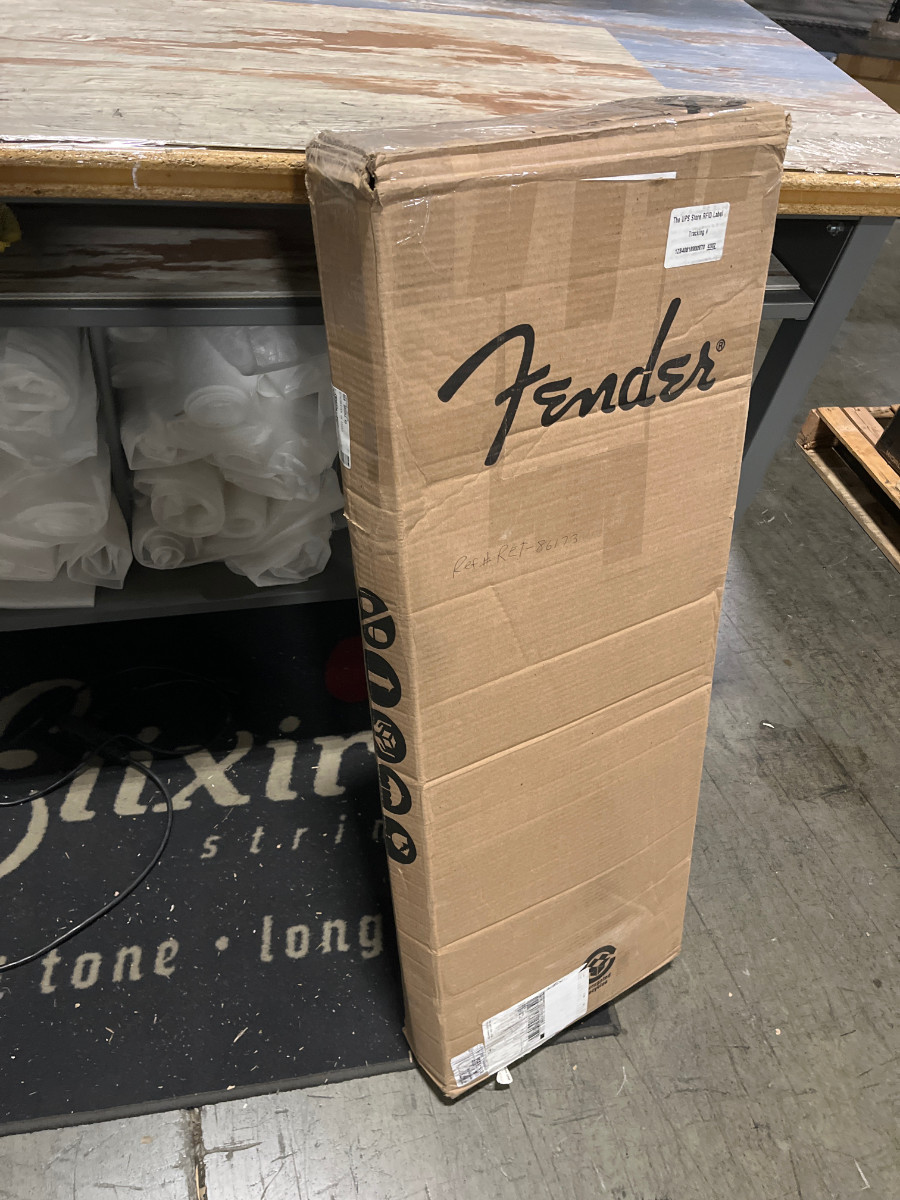 C-Stock Fender Vintera II 50s Nocaster – Blackguard Blonde w/ Maple FB