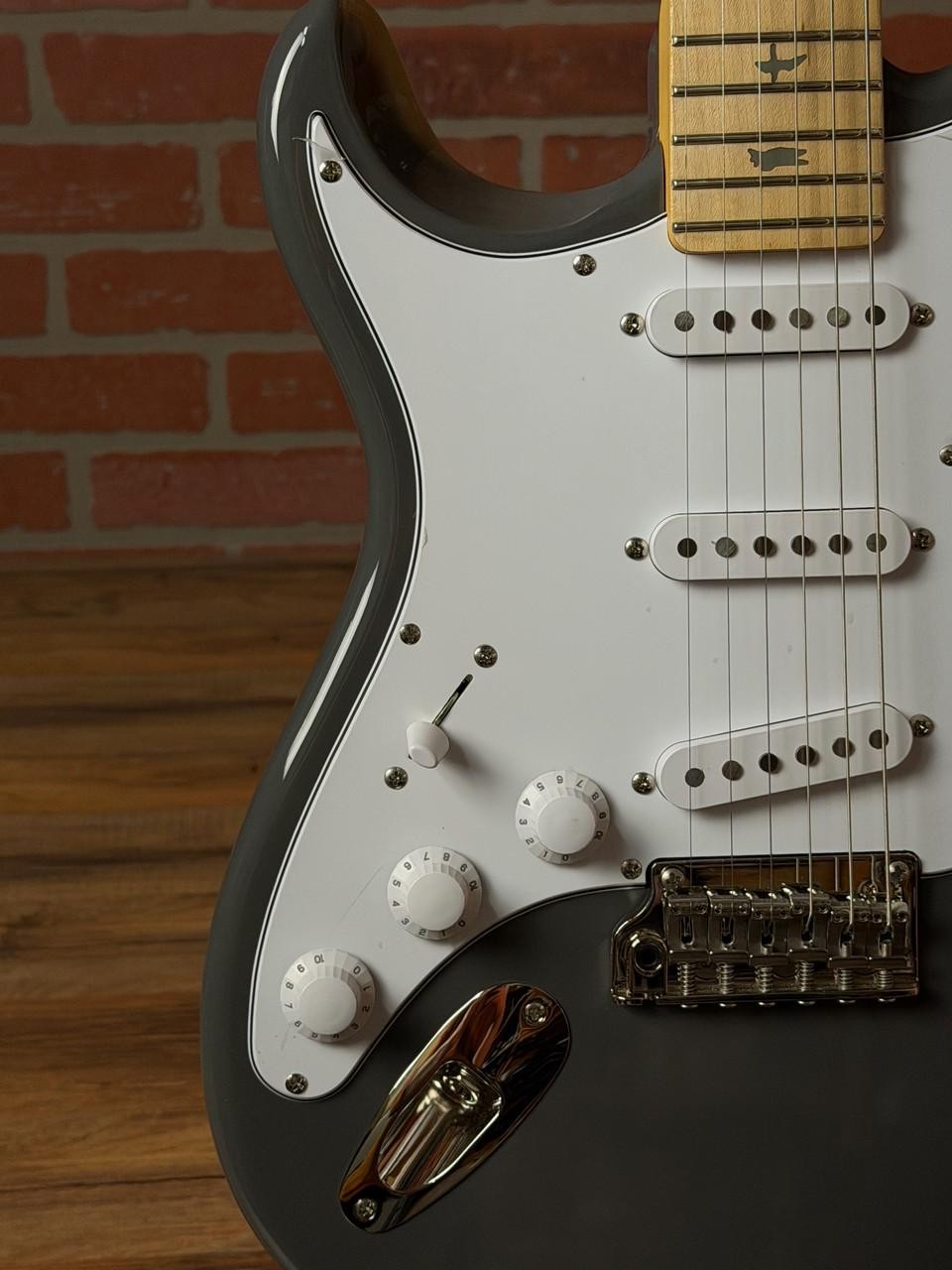 PRS SE Silver Sky Left-Handed Maple Fingerboard Electric Guitar – Overland Gray