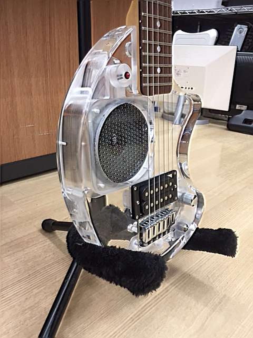 Fernandez ZO-3Z guitar with built-in amplifier