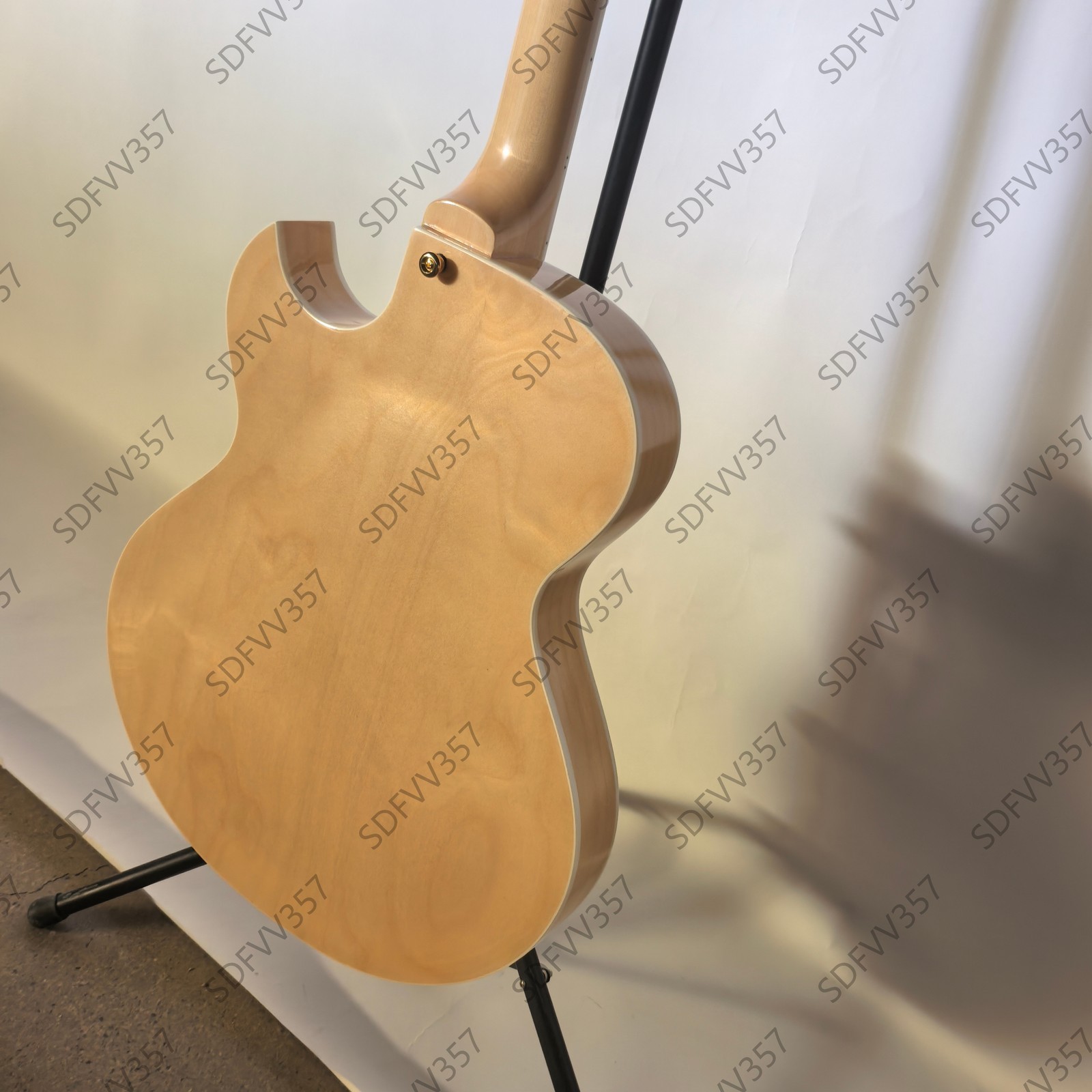 Elegant Natural Wood Archtop Hollow Electric Guitar Gold Hardware HH Pickups