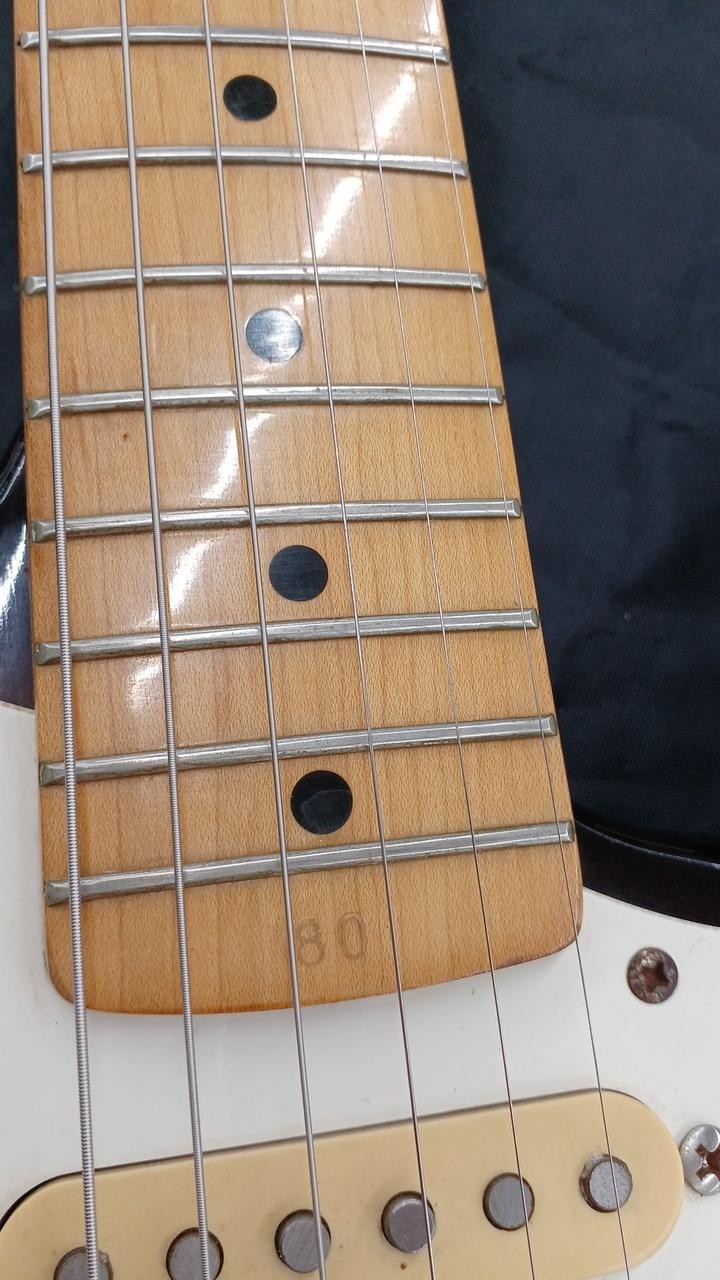 [Tokai] ST-80 Springy Sound 3 Tone Sunburst Made in Japan 1980 ST Type E.Guitar