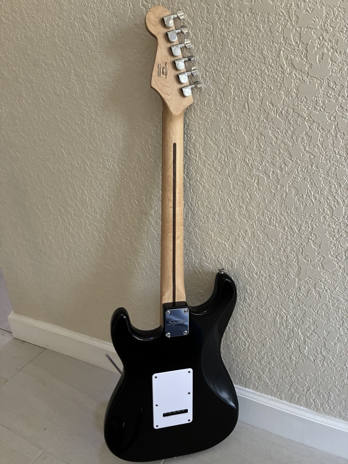 Fender Squier Stratocaster Black Electric Guitar w/Whammy Bar & Cable