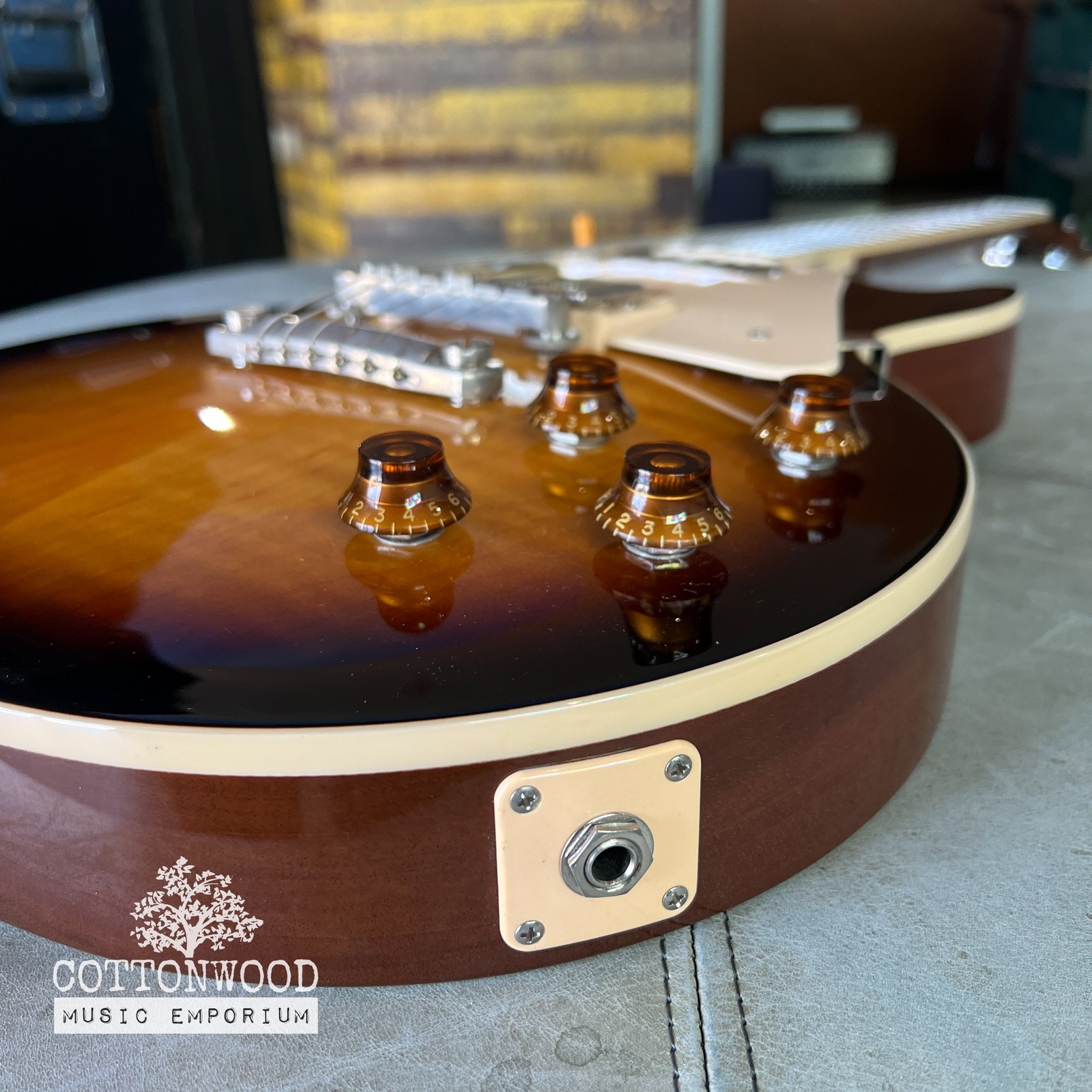 2021 Gibson Les Paul Standard ’50s – Tobacco Burst (Sweetwater Exclusive with…