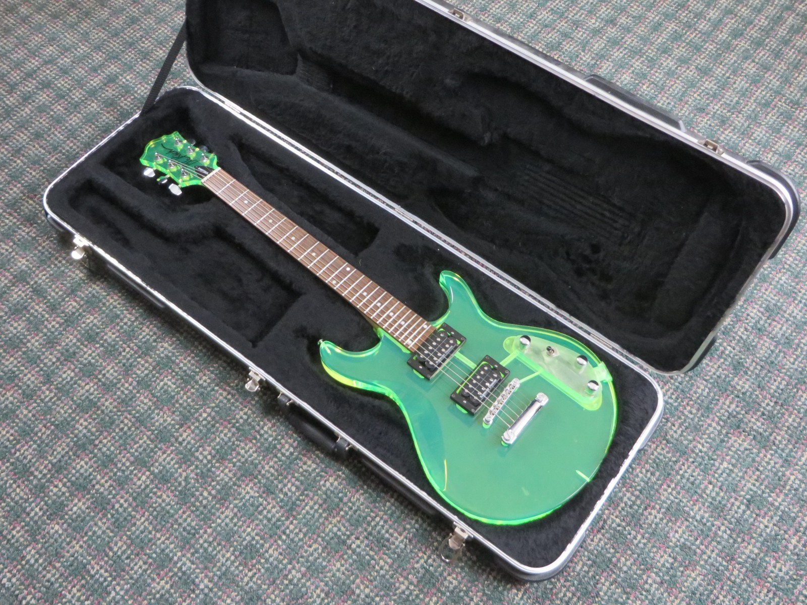 1999 B.C. Rich Exclusive Acrylic Lucite Neon Green! w/hardshell case