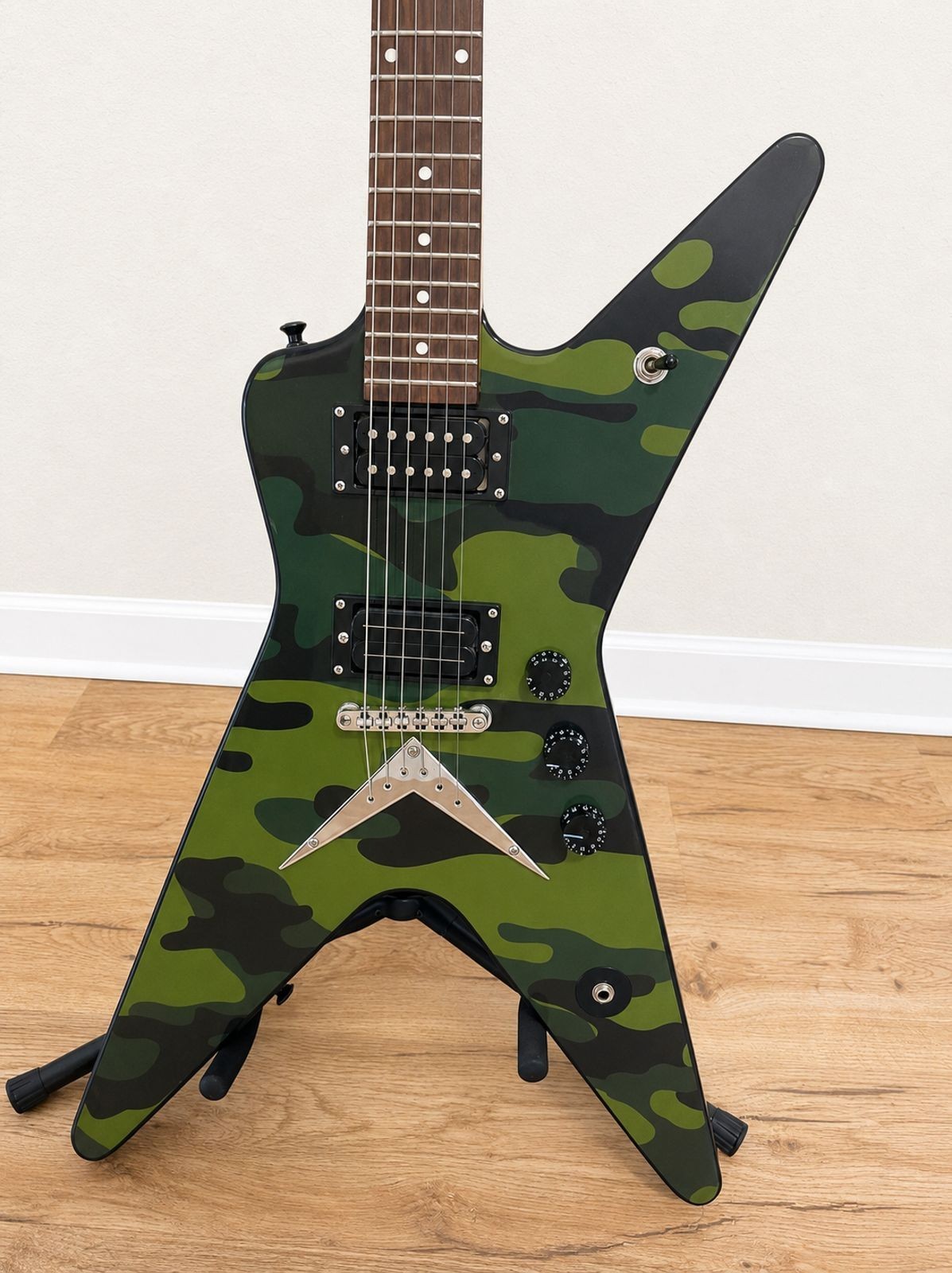 Washburn 332 / DIME 32 Dimebag Darrell Signature Camo guitar