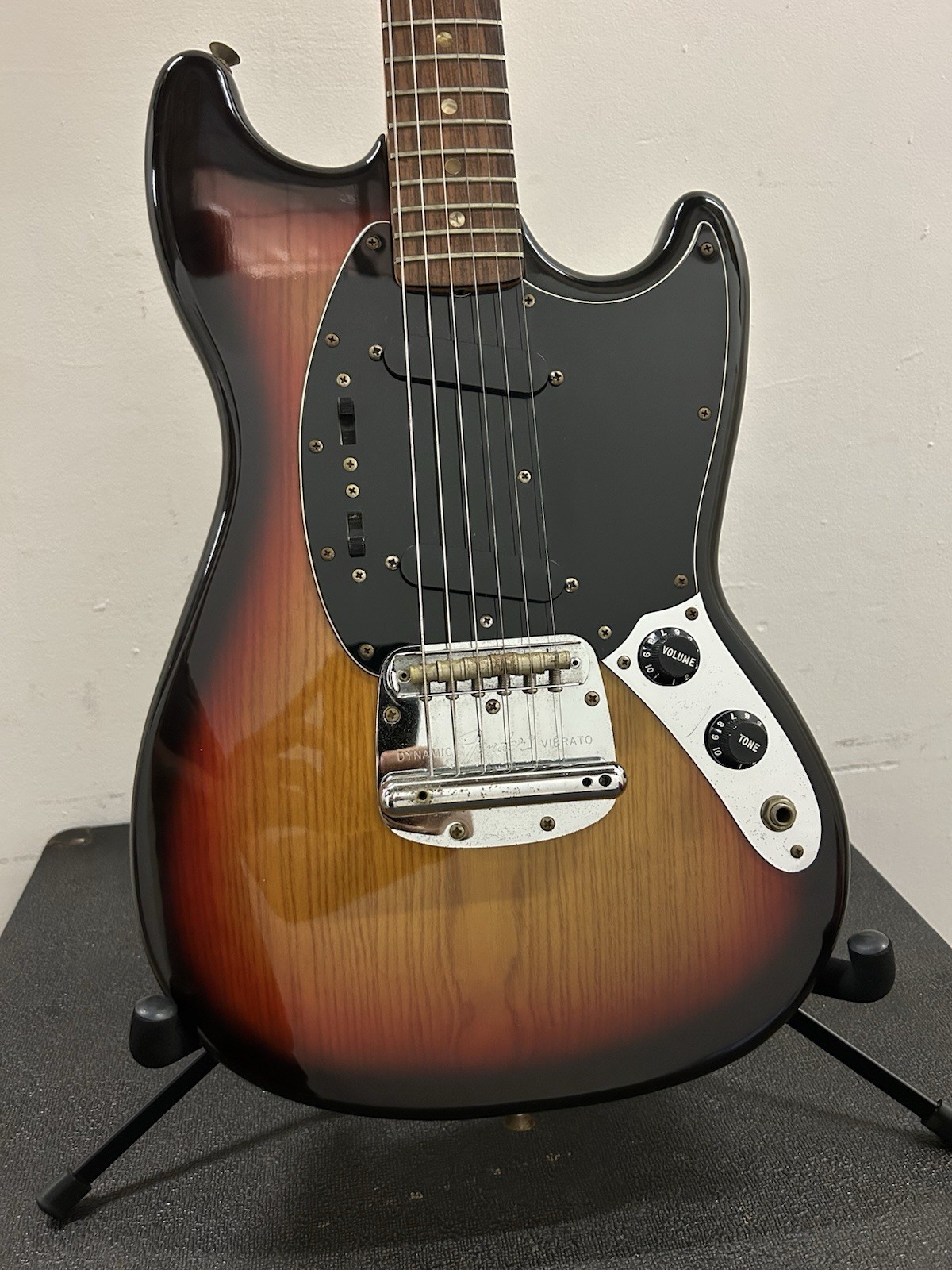 1978 Fender Mustang Sunburst Vintage Electric Guitar & Original Hard Case! Clean