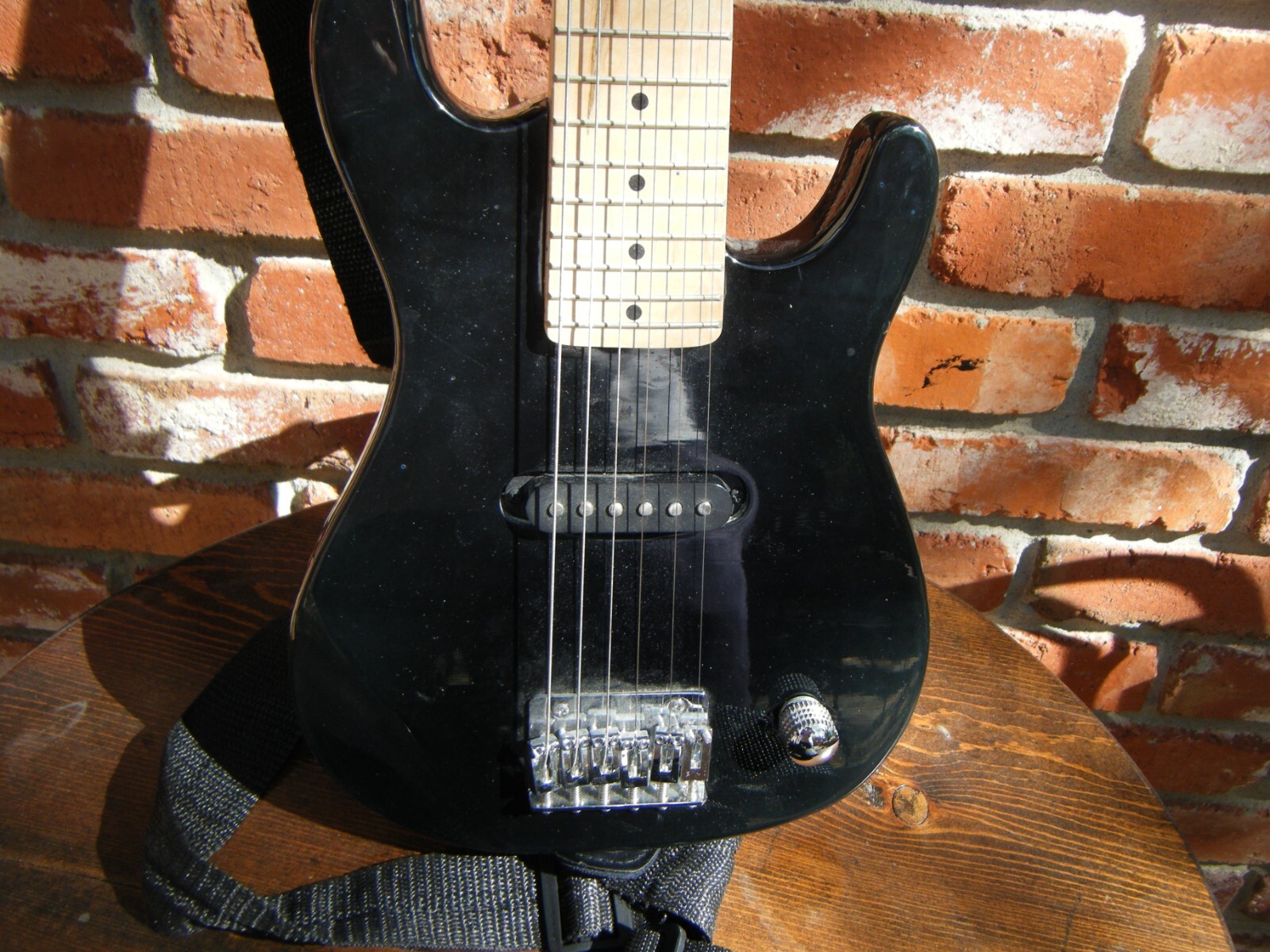 😍 BC ELECTRIC GUITAR CHILD 30” 6-STRING 21-FRET W/ STRAP & AMPLIFIER ST135 3PT8