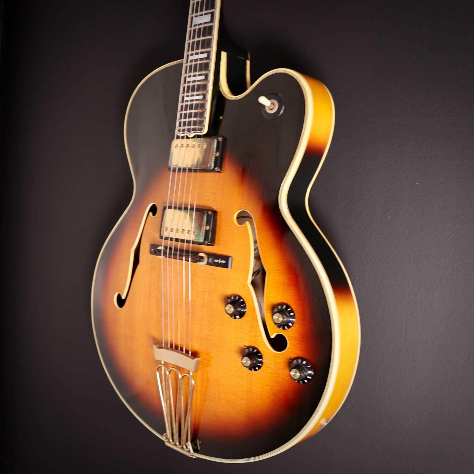 1975 Gibson Byrdland Thinline Electric Archtop – Sunburst